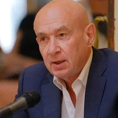 Claude Malhuret height profile photo