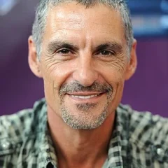 Cliff Simon height profile photo