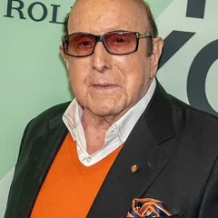 Clive Davis height profile photo