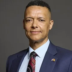 Clive Lewis (politician) height profile photo