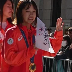 Coco Yoshizawa height profile photo