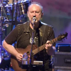 Colin Hay height profile photo
