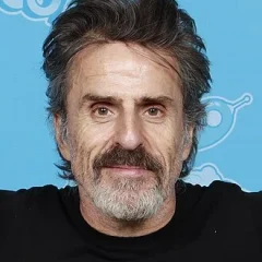Con O'Neill (actor) height profile photo