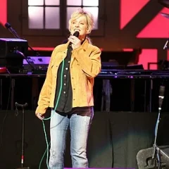 Connie Smith height profile photo