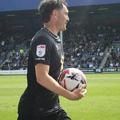 Connor Roberts (footballer, born 1995) height profile photo