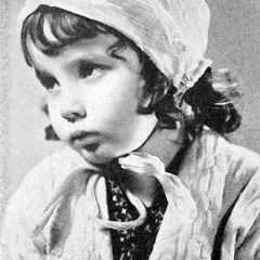 Cora Sue Collins height profile photo