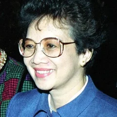 Corazon Aquino height profile photo