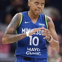Courtney Williams height profile photo