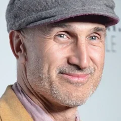Craig Gillespie height profile photo