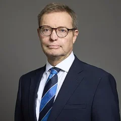 Craig Mackinlay height profile photo