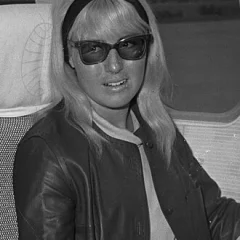 Cynthia Lennon height profile photo