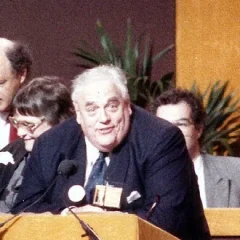Cyril Smith height profile photo