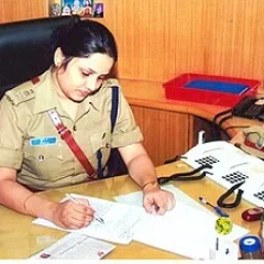 D. Roopa height profile photo