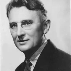 Dale Carnegie height profile photo