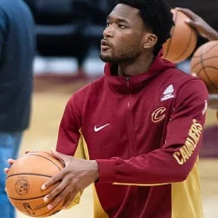 Damian Jones (basketball) height profile photo