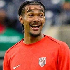 Damion Downs height profile photo