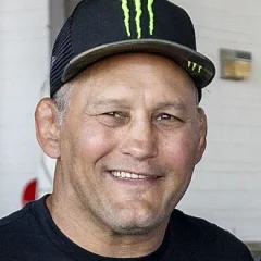 Dan Henderson height profile photo