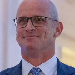 Dan Hurley height profile photo