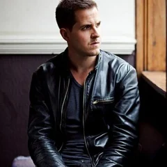 Dan Jones (writer) height profile photo