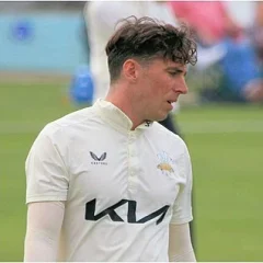 Dan Lawrence height profile photo