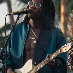 Daniel Caesar height profile photo