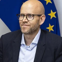 Daniel Ek height profile photo