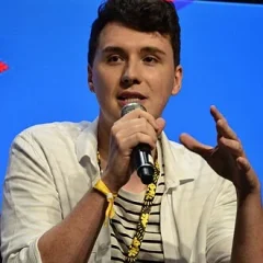 Daniel Howell height profile photo