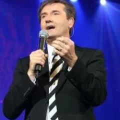 Daniel O'Donnell height profile photo