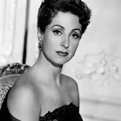 Danielle Darrieux height profile photo