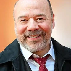 Danny Burstein height profile photo