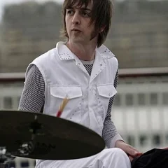 Danny Goffey height profile photo