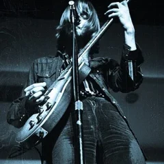 Danny Kirwan height profile photo
