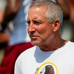 Danny Smith (American football) height profile photo