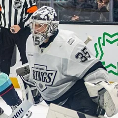 Darcy Kuemper height profile photo