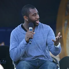 Darrelle Revis height profile photo