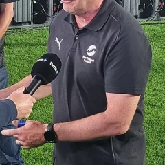Darren Bazeley height profile photo