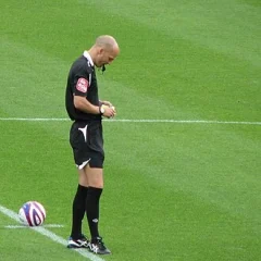 Darren Drysdale height profile photo