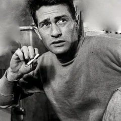 Darren McGavin height profile photo