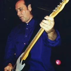 Dave Davies height profile photo