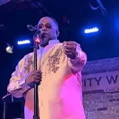 Dave Hollister height profile photo