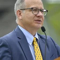David Briley height profile photo