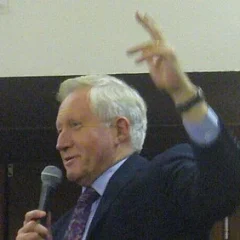 David Dimbleby height profile photo