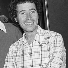 David Geffen height profile photo