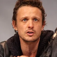 David Lyons (actor) height profile photo
