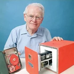 David Warren (inventor) height profile photo