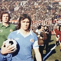 David Watson (footballer, born 1946) height profile photo