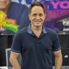 David Yost height profile photo