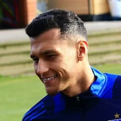 Davie Selke height profile photo