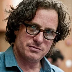 Davis Guggenheim height profile photo