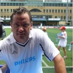 Dean Holdsworth height profile photo